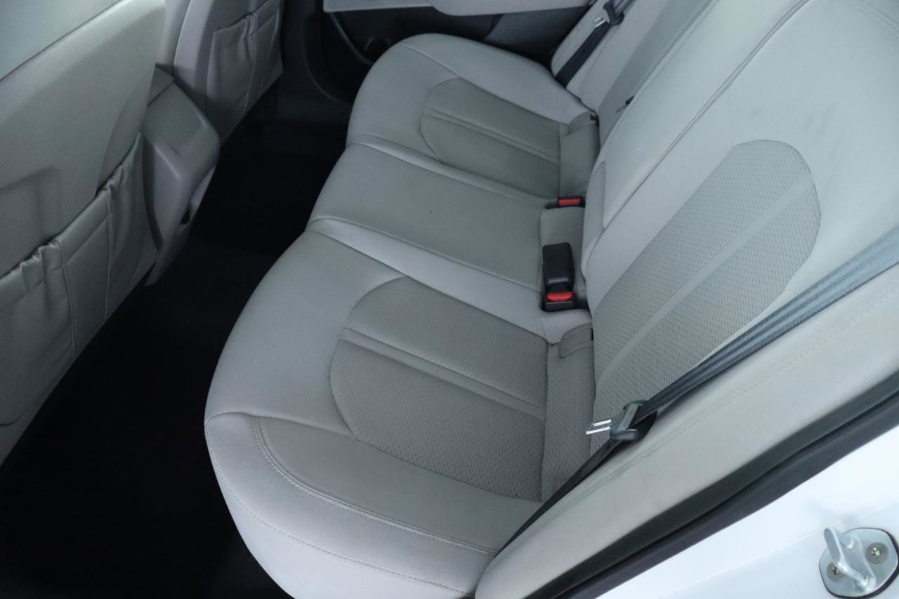 Used 2016 Hyundai Sonata SE image 28