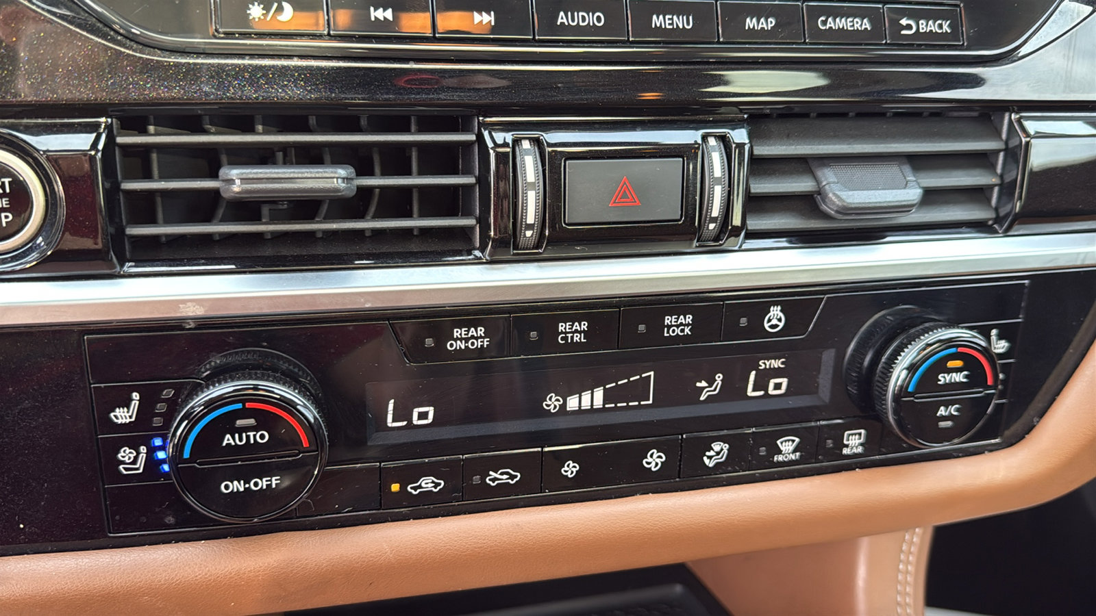 Certified 2023 Nissan Pathfinder Platinum AWD/4WD image 16