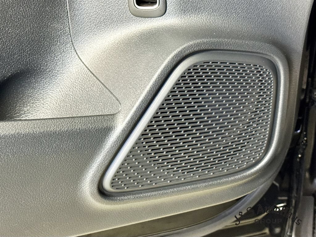 Used 2022 Mercedes-Benz GLB 250 4MATIC image 24