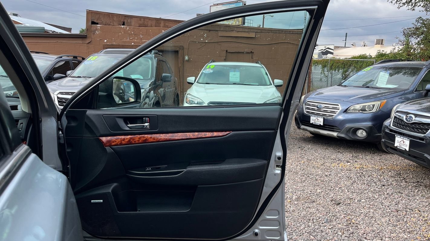 Used 2012 Subaru Outback 2.5i Limited w/ Moonroof Pkg image 11