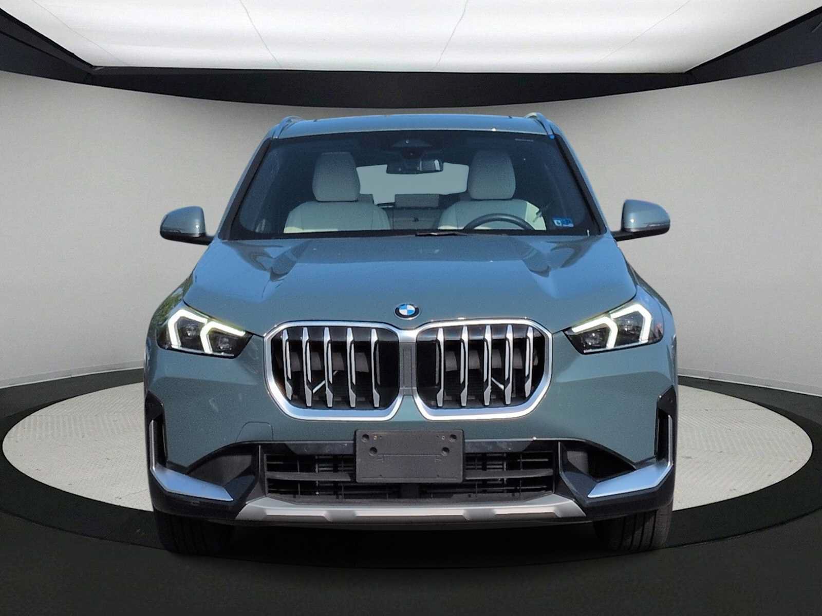 Used 2026 BMW X1 xDrive28i w/ Convenience Package AWD/4WD image 3