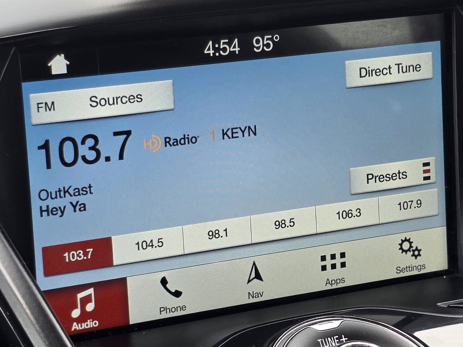 Used 2018 Ford C-MAX Titanium FWD image 20