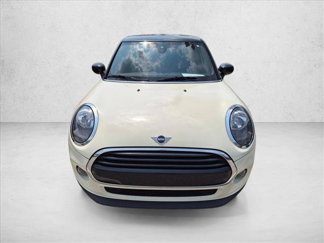 Used 2021 MINI Cooper 4-Door Hardtop FWD video 2