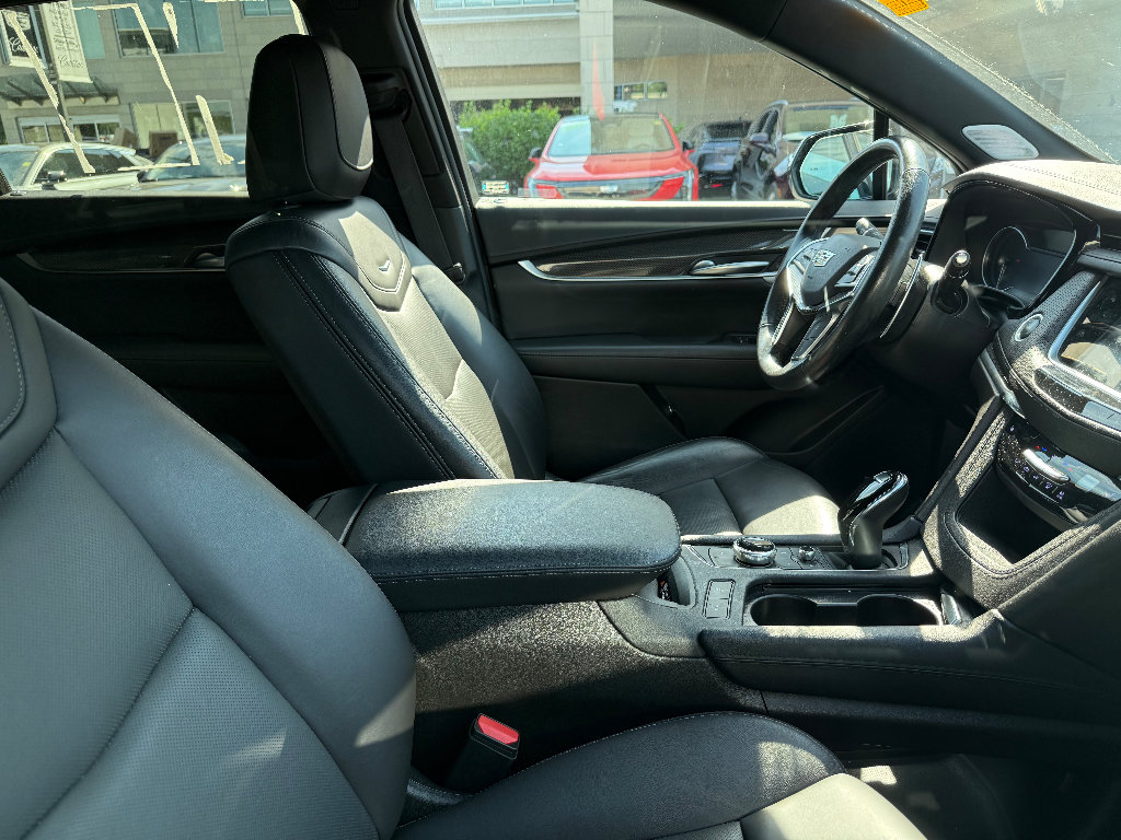 Certified 2023 Cadillac XT5 Sportv AWD/4WD image 8
