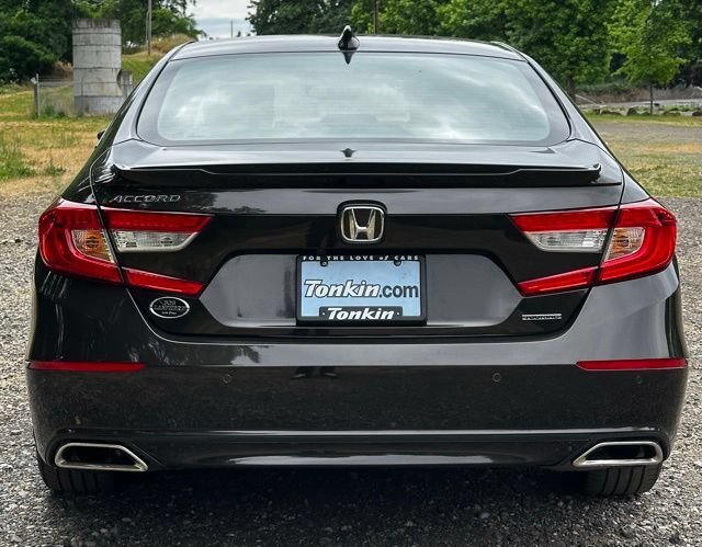 Used 2018 Honda Accord Touring image 8