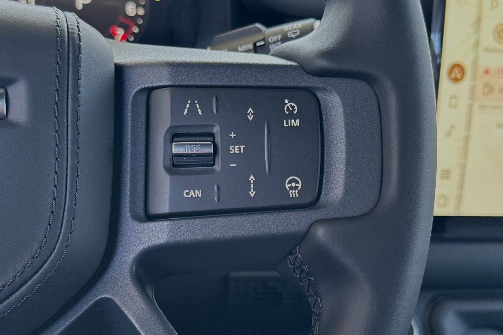 New 2024 Land Rover Defender 130 X-Dynamic SE image 24