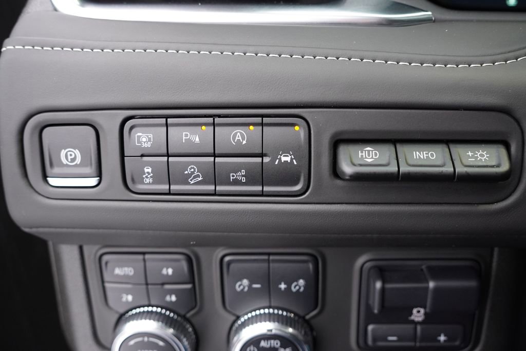 Certified 2024 GMC Yukon Denali Ultimate image 29