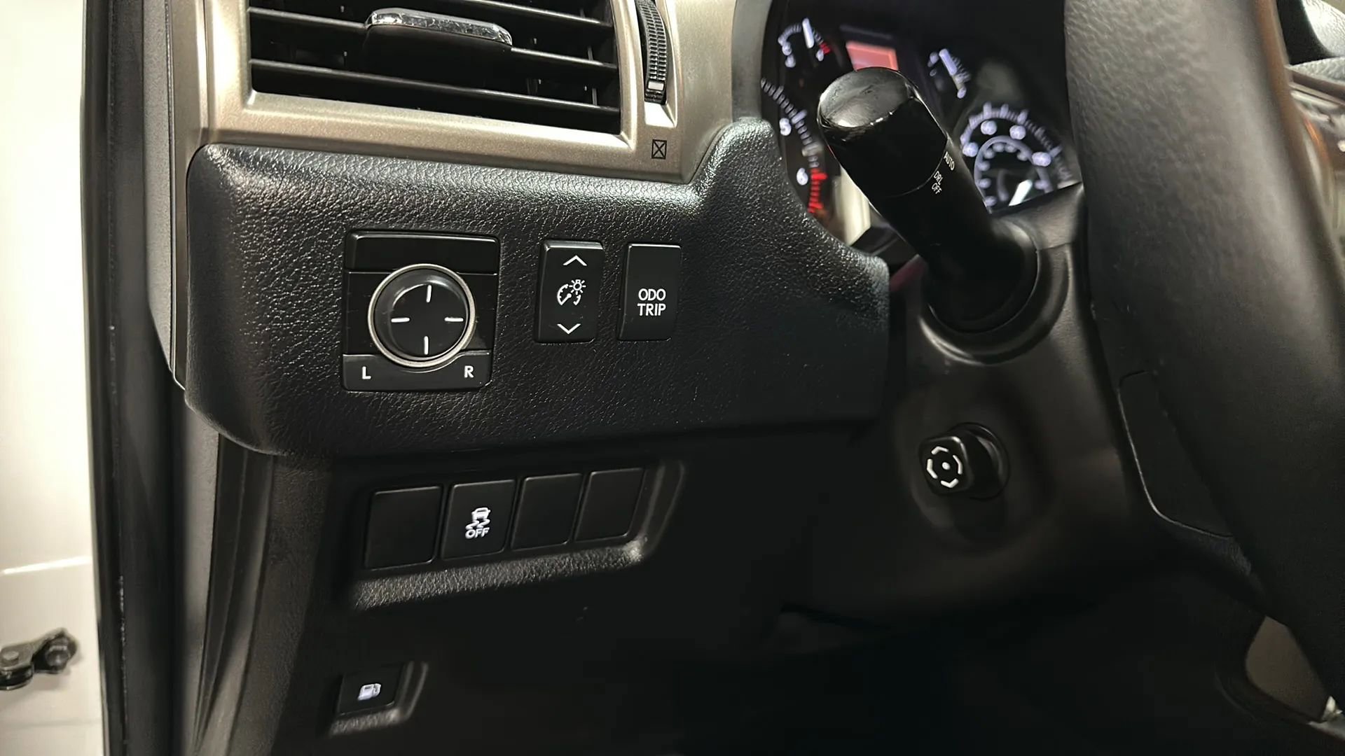Used 2014 Lexus GX 460 image 29
