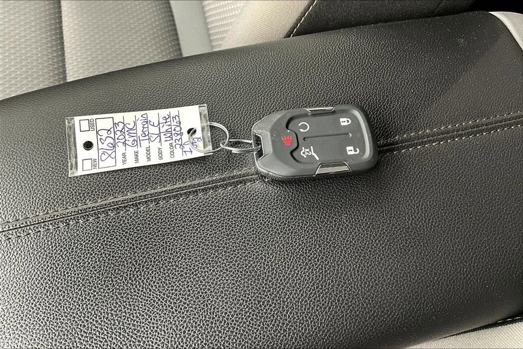 Used 2023 GMC Terrain SLE w/ Driver Convenience Package image 33