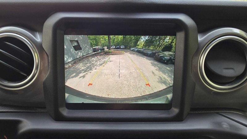 Used 2020 Jeep Wrangler Unlimited Sahara AWD/4WD image 21