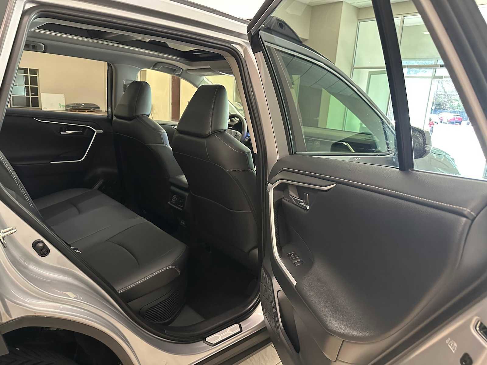 Used 2024 Toyota RAV4 Limited w/ Advanced Technology Package AWD/4WD image 40