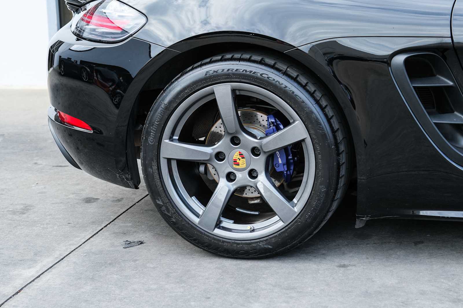 Used 2019 Porsche 718 Cayman RWD image 9