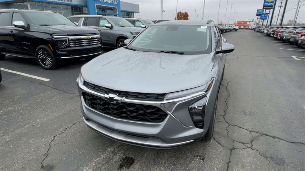 New 2026 Chevrolet Trax LT w/ Driver Confidence Package image 5