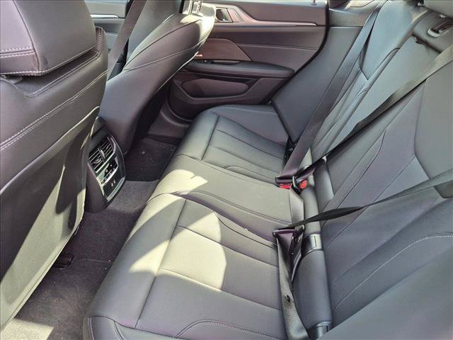 Used 2025 BMW i4 eDrive40 w/ Premium Package RWD image 18