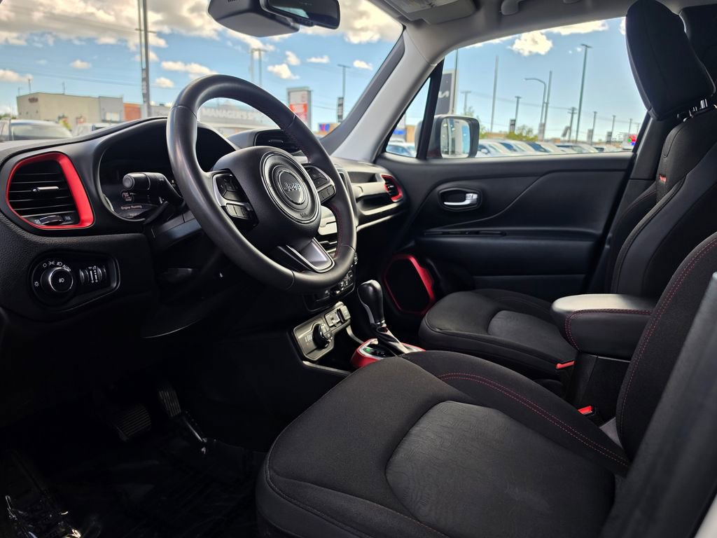 Used 2020 Jeep Renegade Trailhawk w/ Popular Equipment Group AWD/4WD image 9