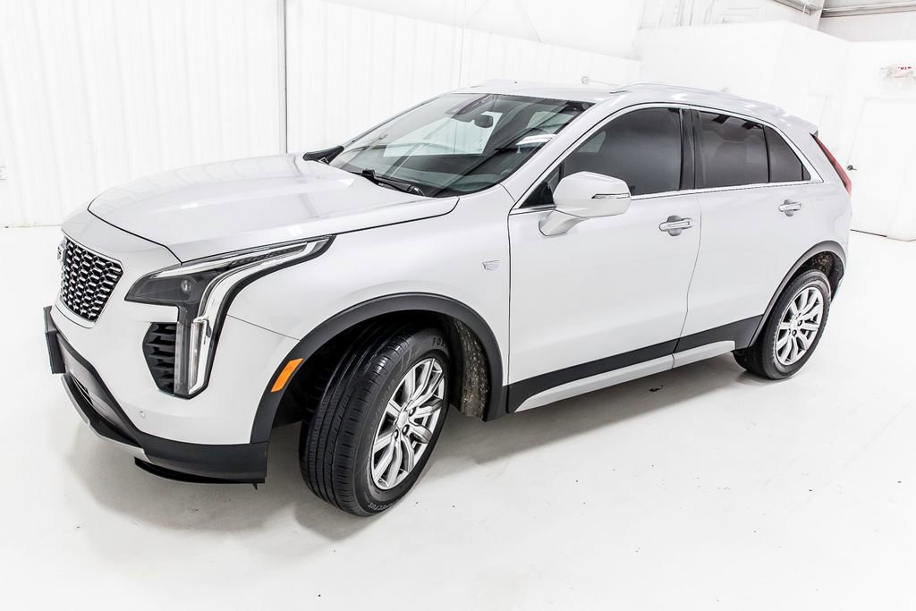 Used 2021 Cadillac XT4 Premium Luxury image 2