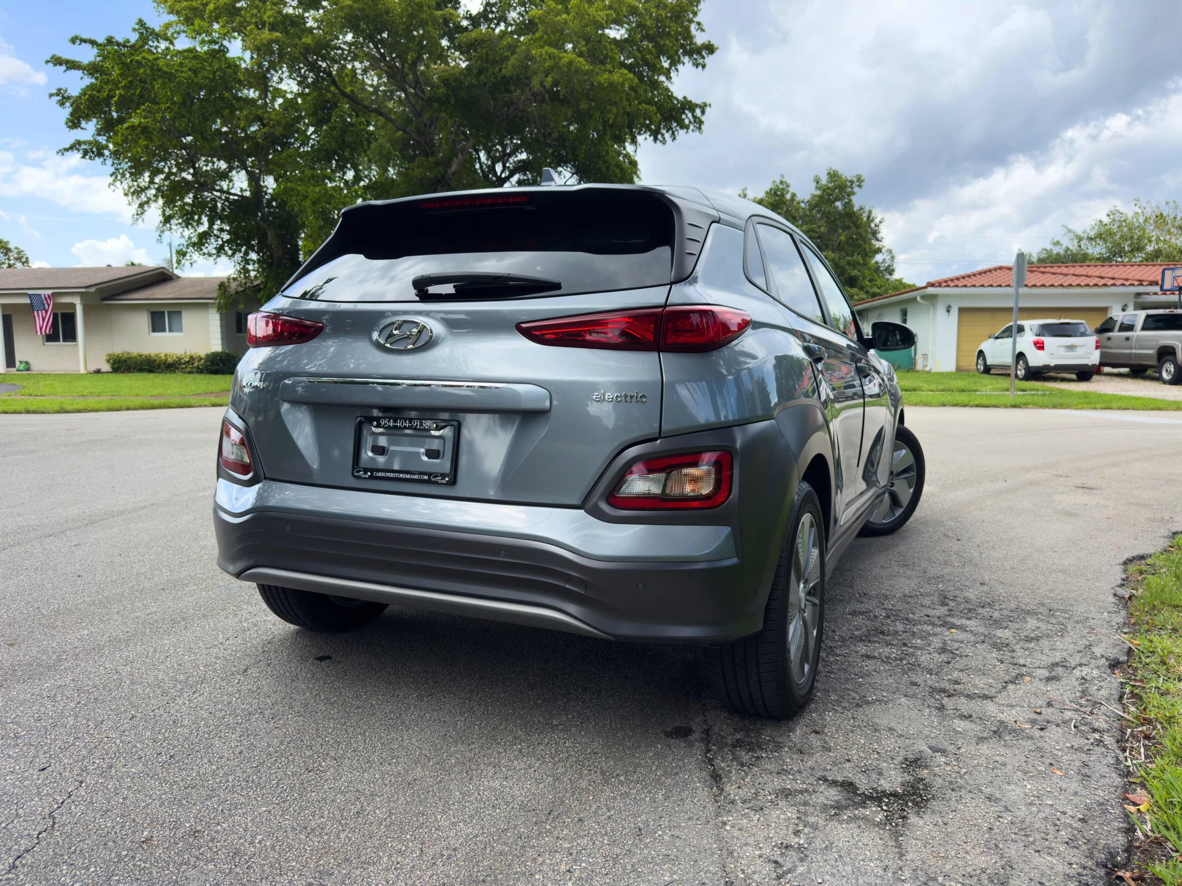Used 2021 Hyundai Kona Ultimate w/ Cargo Package FWD image 11