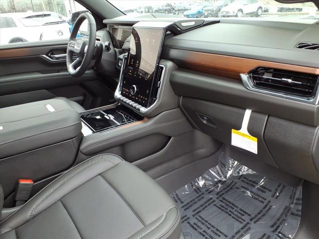 New 2026 GMC Yukon XL Denali w/ Sun & Power Step Package image 27