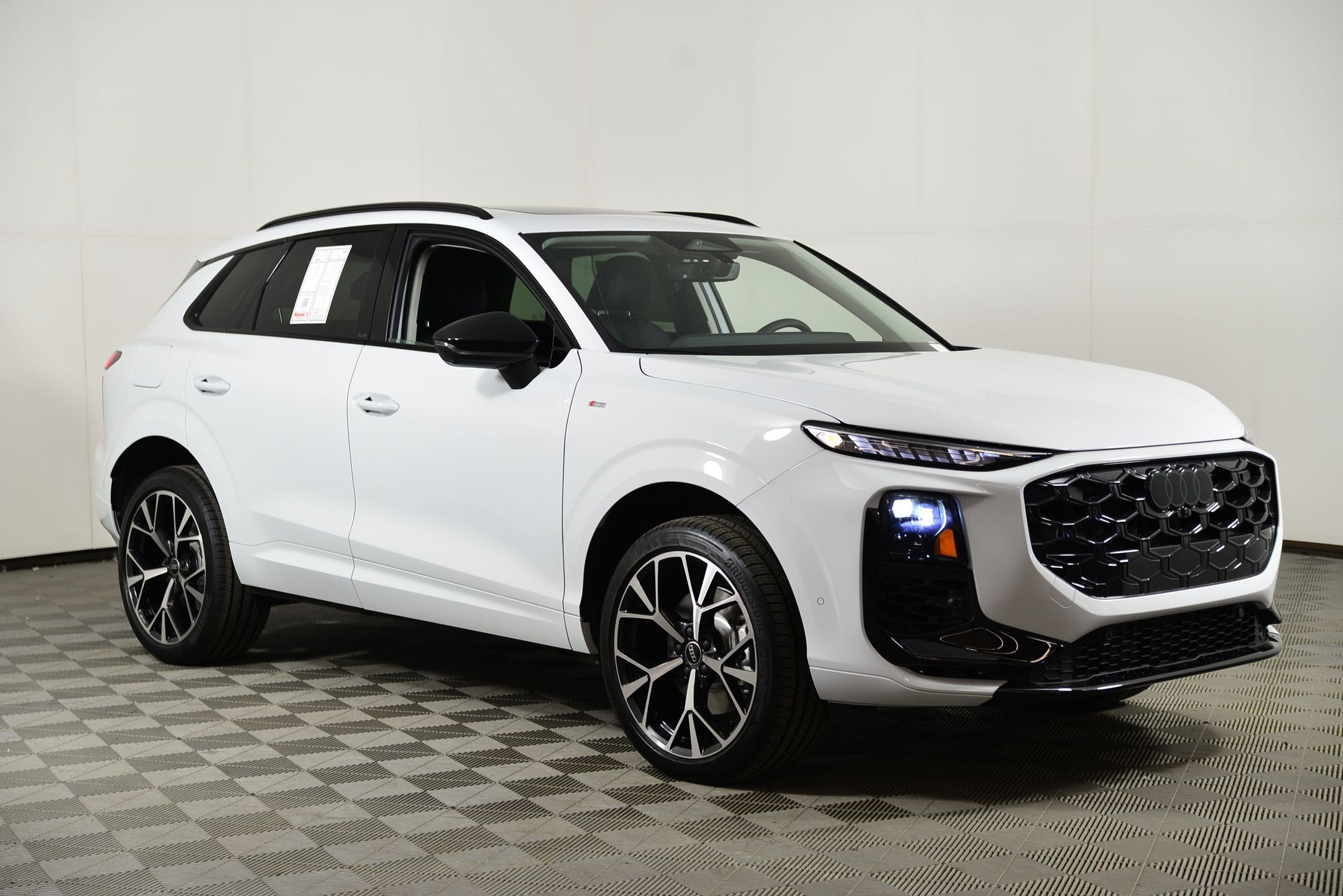 New 2026 Audi Q3 quattro 2.0T AWD/4WD image 7