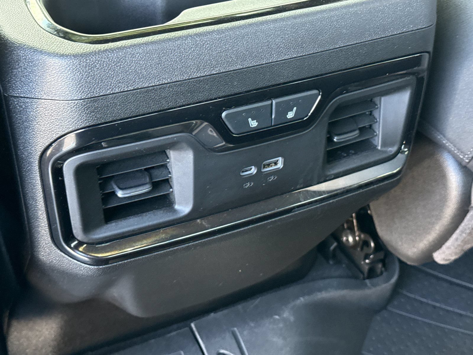 Used 2025 Chevrolet Silverado 2500 ZR2 w/ Technology Package AWD/4WD image 12