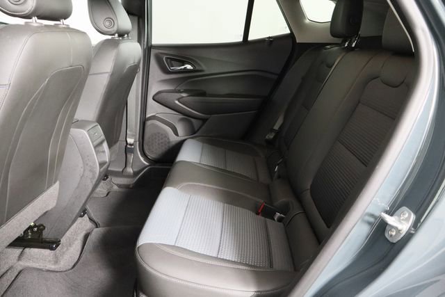 Used 2025 Chevrolet Trax LT w/ LT Convenience Package image 17