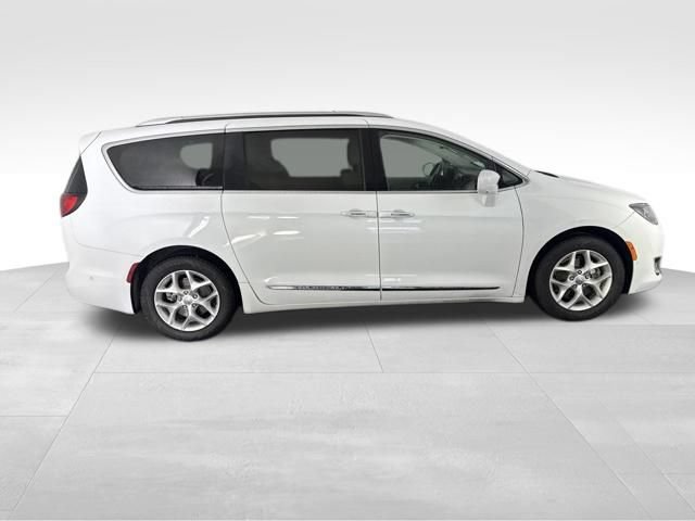 Used 2020 Chrysler Pacifica Touring-L Plus w/ Tire & Wheel Group FWD image 6