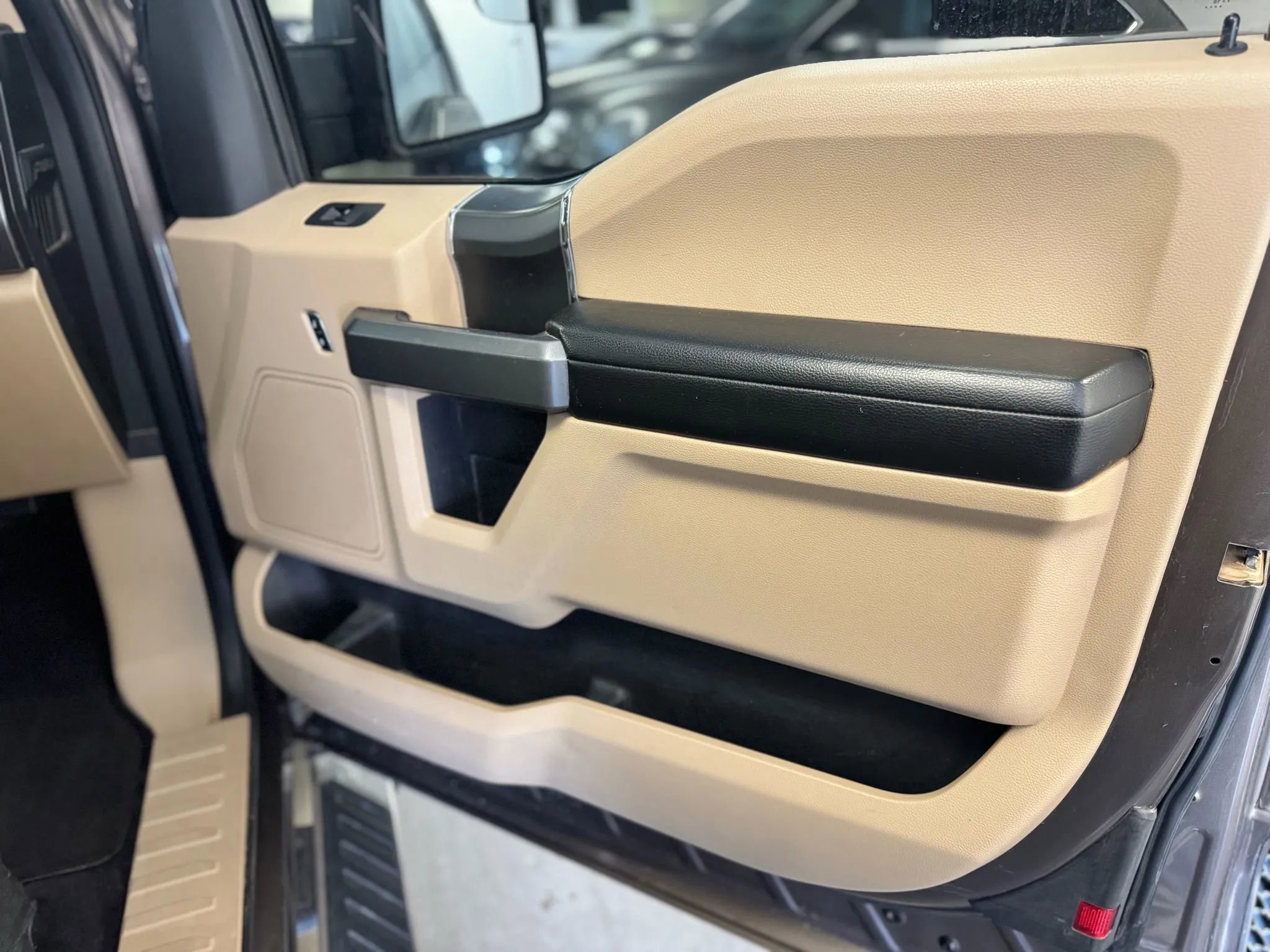 Used 2016 Ford F150 XLT w/ Equipment Group 301A Mid image 17