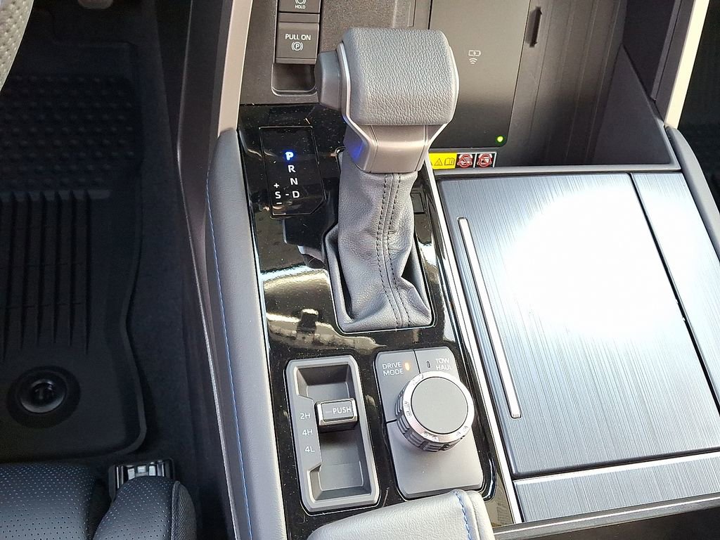 New 2026 Toyota Tundra Platinum AWD/4WD image 17