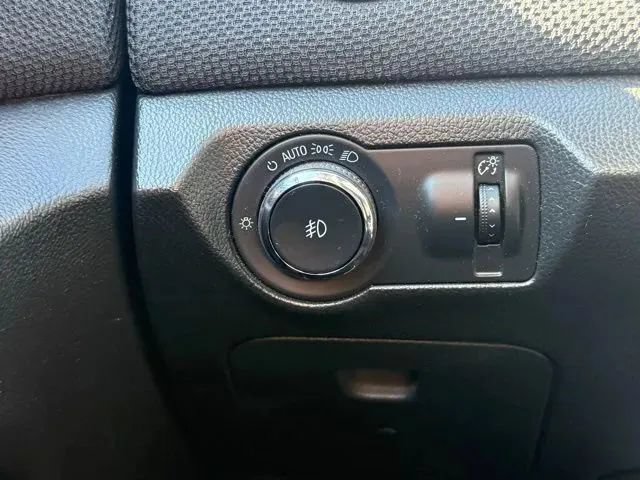 Used 2016 Chevrolet Cruze LT FWD image 17