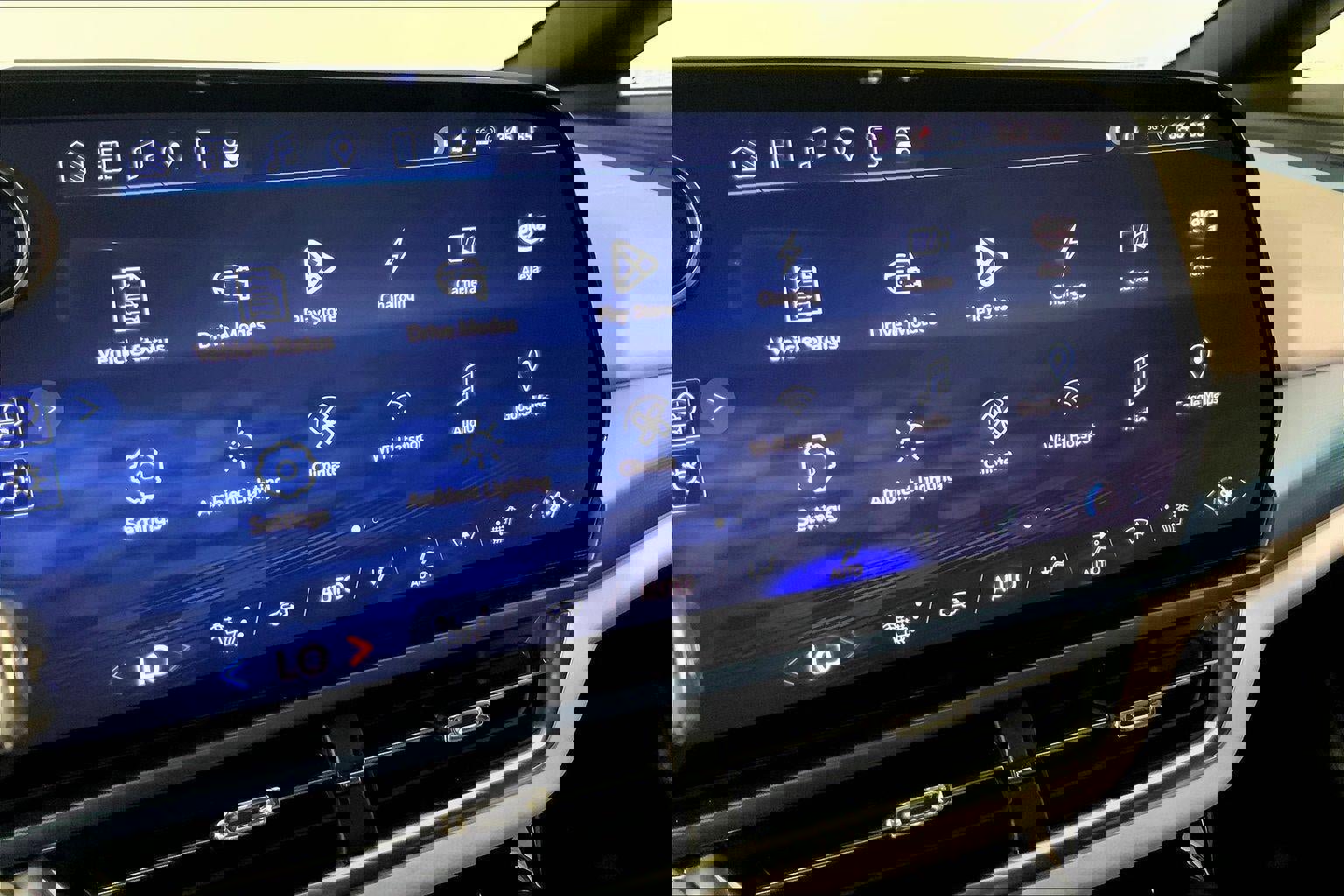 Used 2025 Chevrolet Equinox EV LT FWD image 6