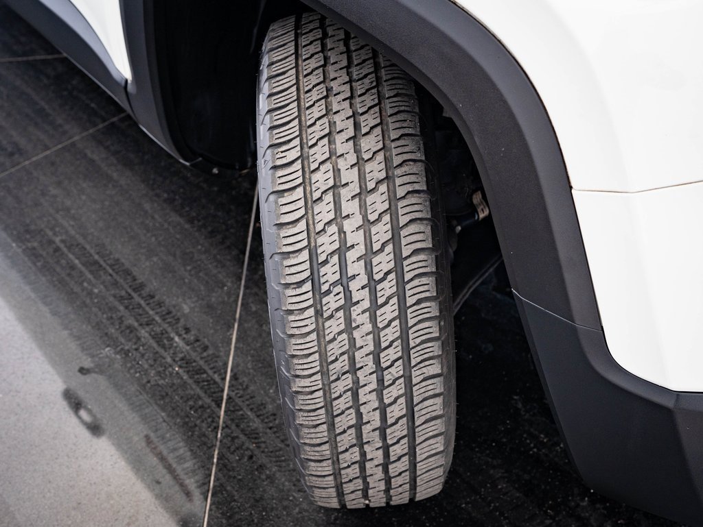 Used 2016 Jeep Renegade Trailhawk w/ Premium Trailhawk Package image 46