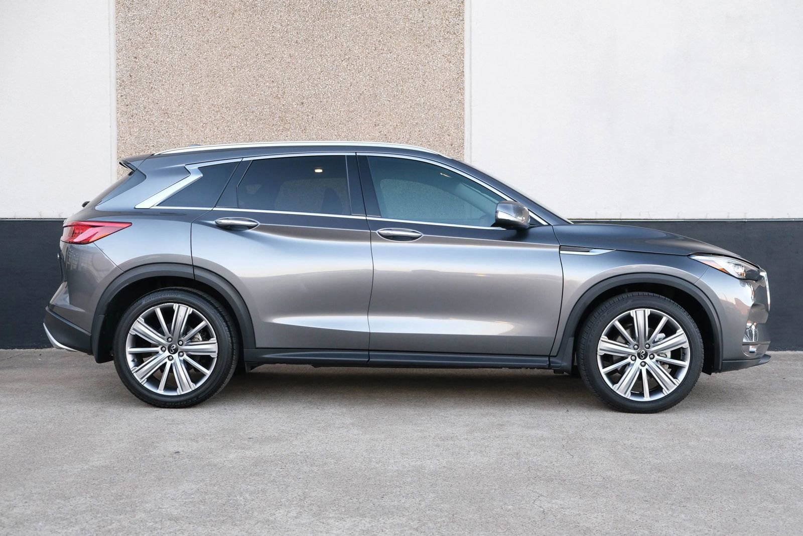 Used 2022 INFINITI QX50 Sensory image 11