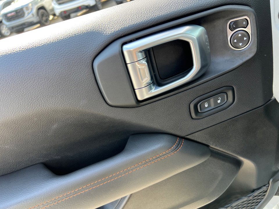 Used 2023 Jeep Gladiator Mojave w/ Cold Weather Group image 31