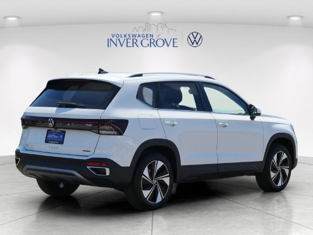 New 2026 Volkswagen Taos SE AWD/4WD image 2