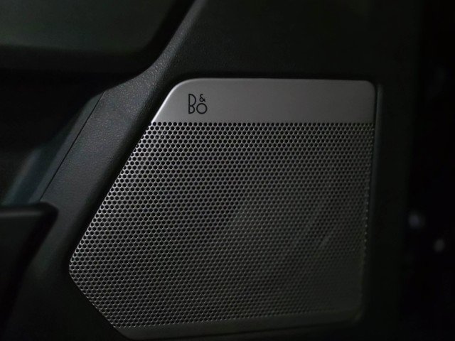 Used 2022 Ford F150 Lightning Lariat image 32