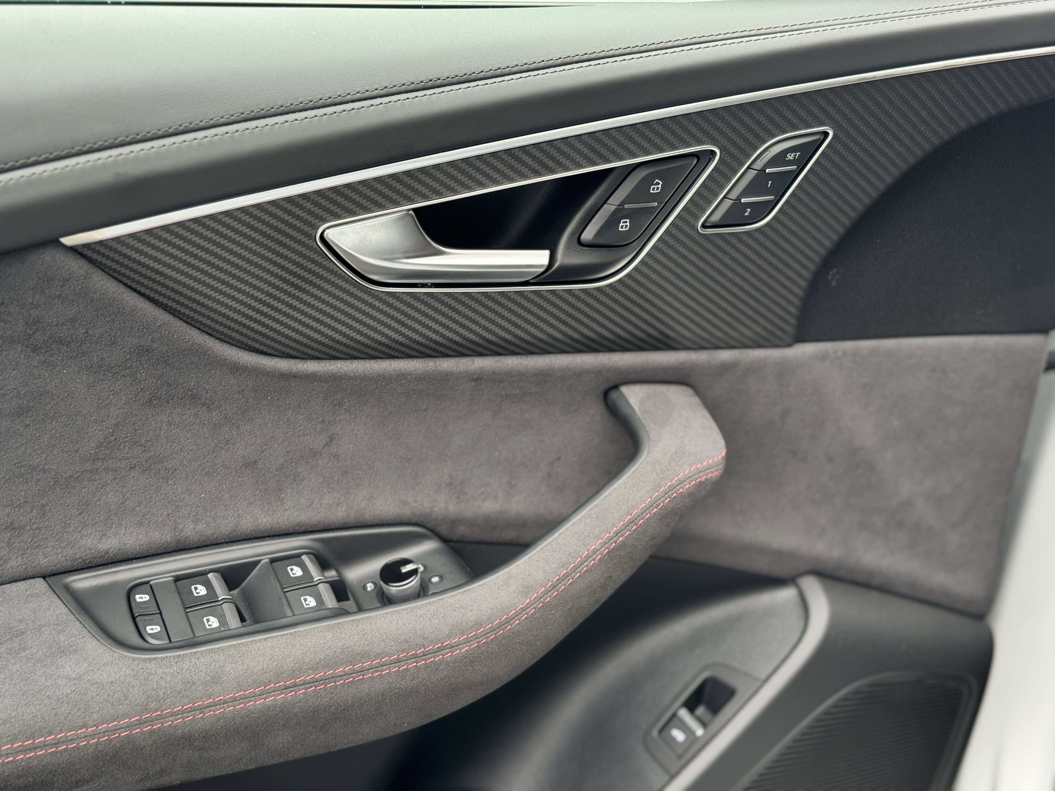 New 2025 Audi RS Q8 performance image 18