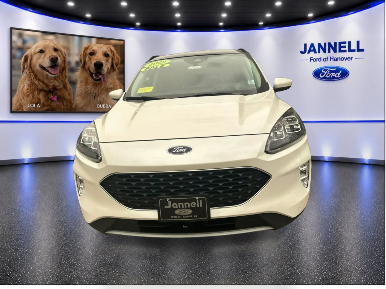Used 2022 Ford Escape Titanium AWD/4WD image 2