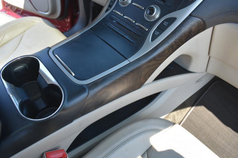Used 2016 Lincoln MKX Reserve w/ Technology Package FWD image 18