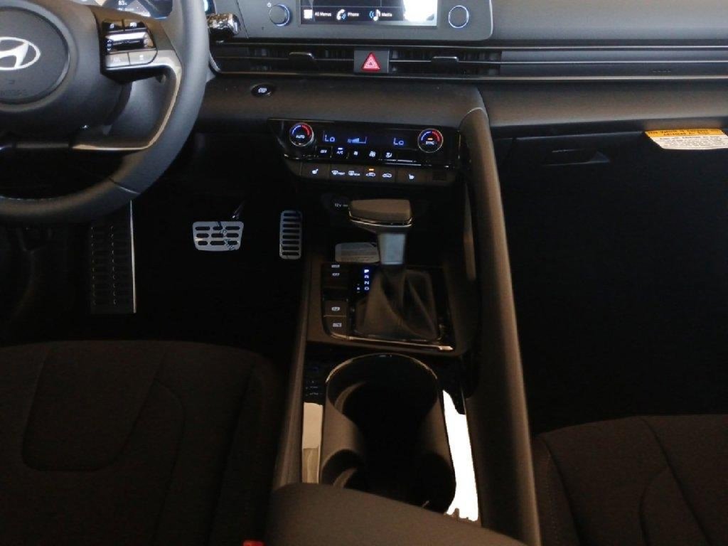 New 2026 Hyundai Elantra SEL Sport FWD image 11