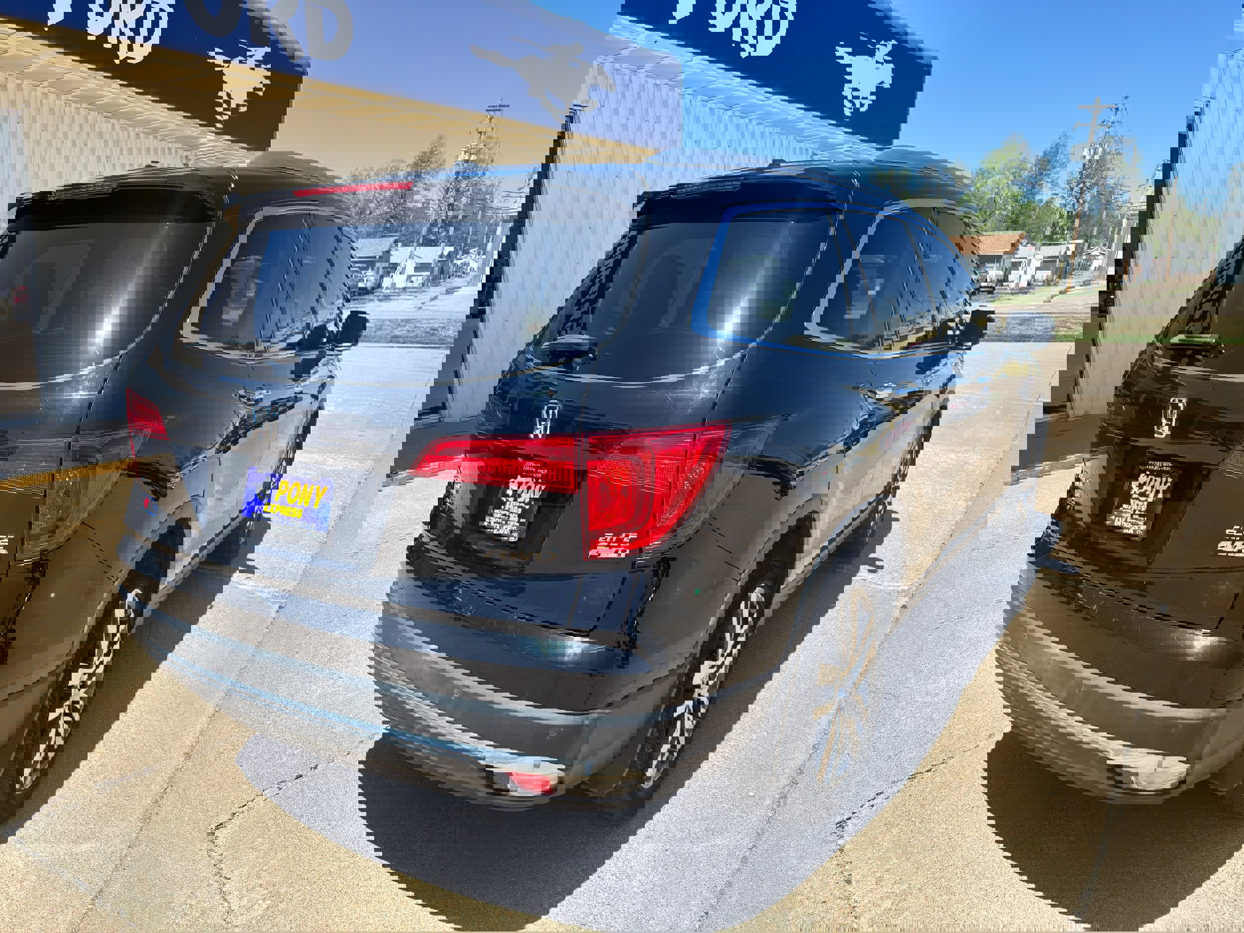 Used 2016 Honda Pilot Elite image 3