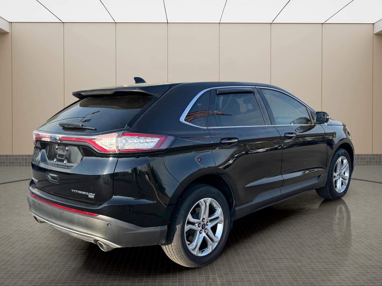Used 2018 Ford Edge Titanium w/ Equipment Group 301A image 3