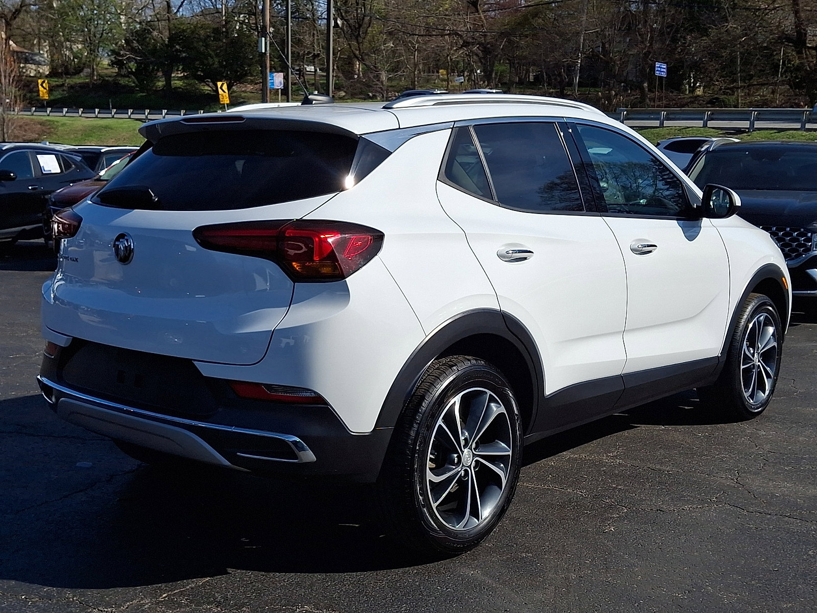 Used 2021 Buick Encore GX Essence image 6