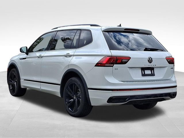 Used 2024 Volkswagen Tiguan SE R-Line AWD/4WD image 4