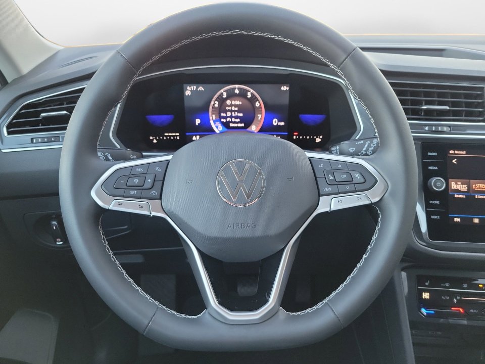 Certified 2022 Volkswagen Tiguan SE image 12