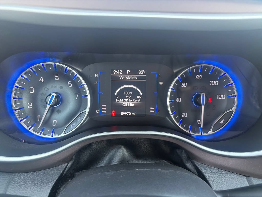 Used 2023 Chrysler Voyager LX FWD image 16