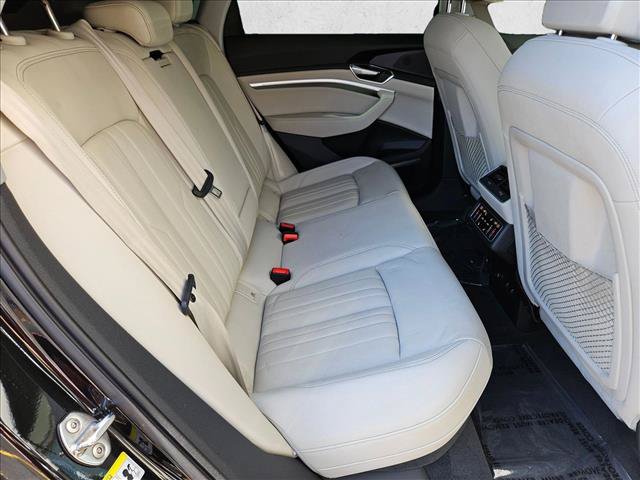 Certified 2024 Audi Q8 e-tron Premium Plus w/ Premium Plus Package AWD/4WD image 24