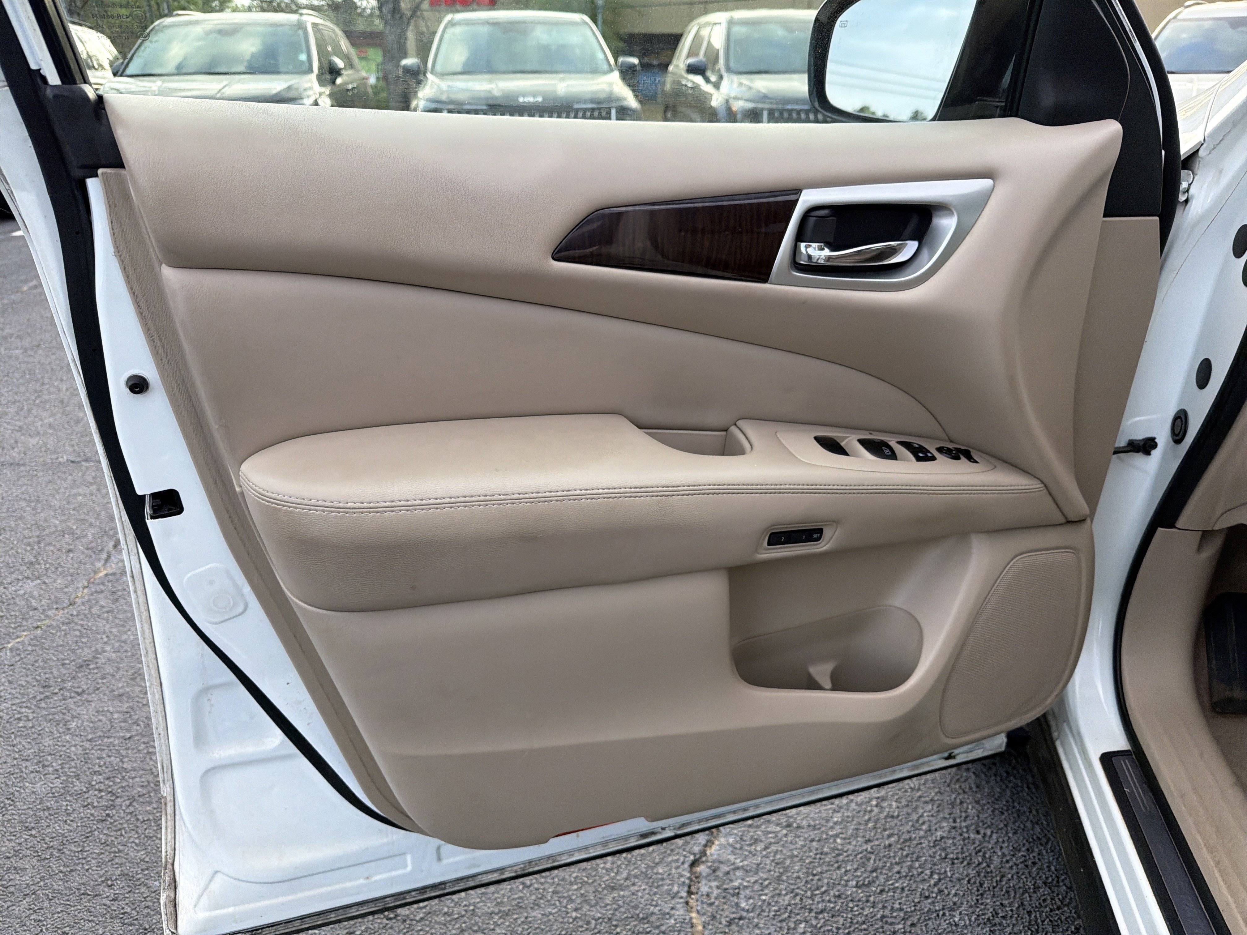 Used 2014 Nissan Pathfinder SL w/ SL Premium Package image 8