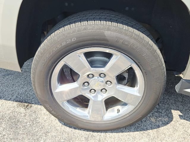 Used 2017 Chevrolet Suburban LT AWD/4WD image 19