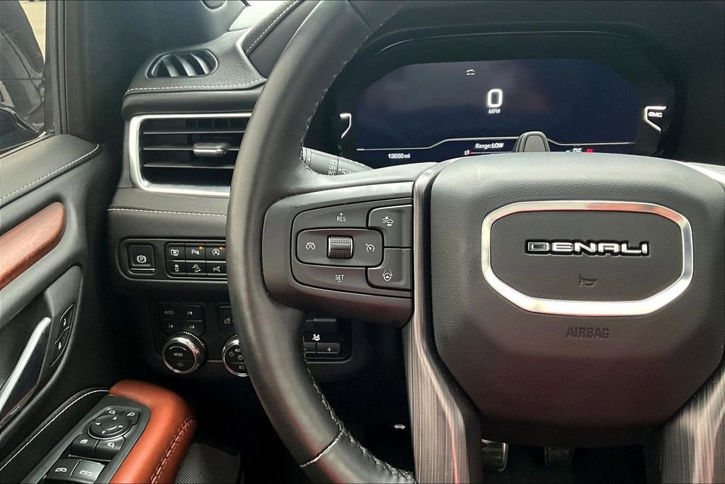 Used 2024 GMC Yukon XL Denali Ultimate image 18