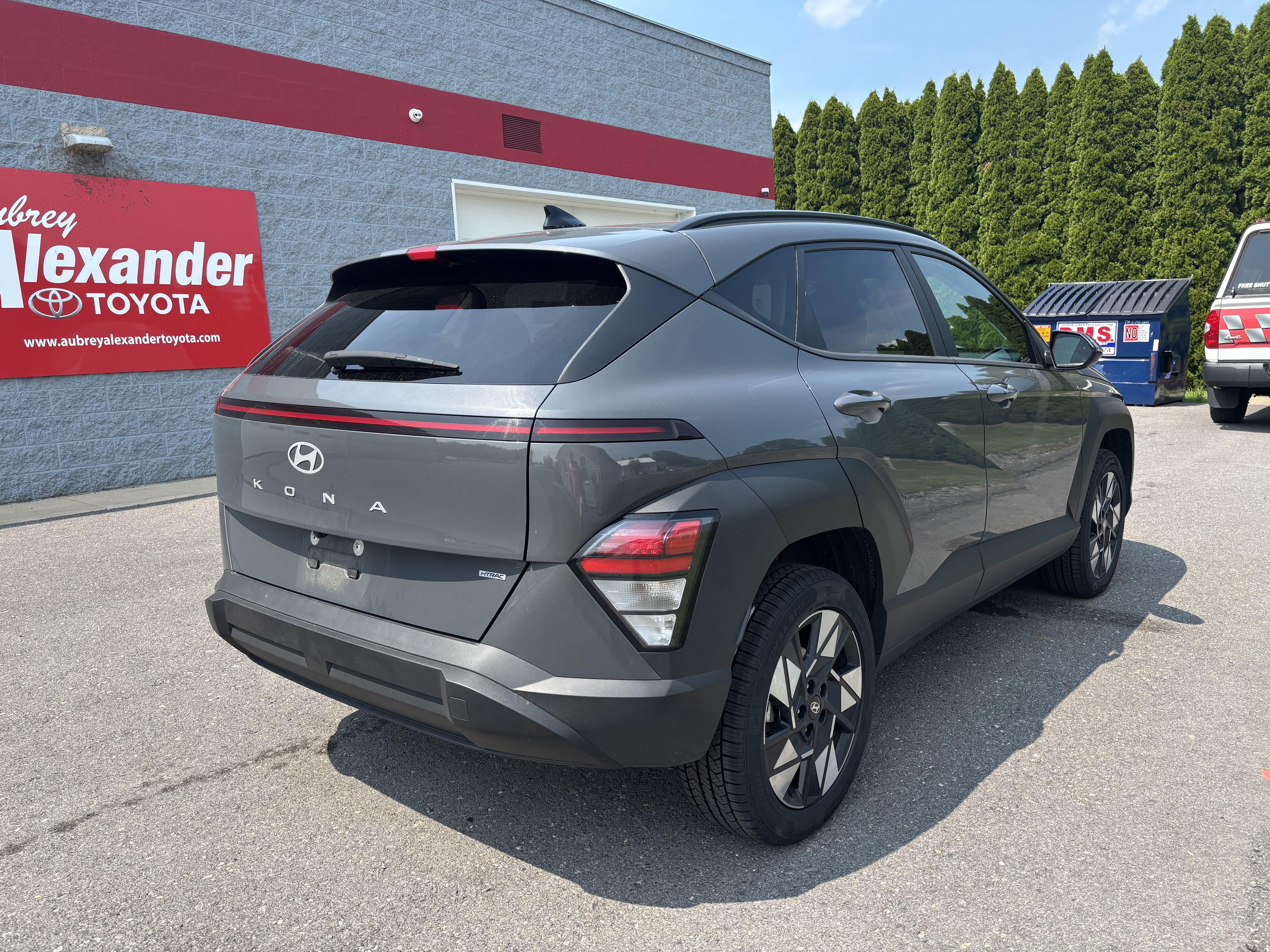 Used 2025 Hyundai Kona SEL AWD/4WD video 3